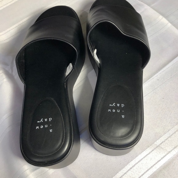 A NEW DAY MULES,  PLATFORM, CHUNKY HEEL, SIZE 10, BLACK, OPEN TOE Slip on clog - Picture 5 of 7